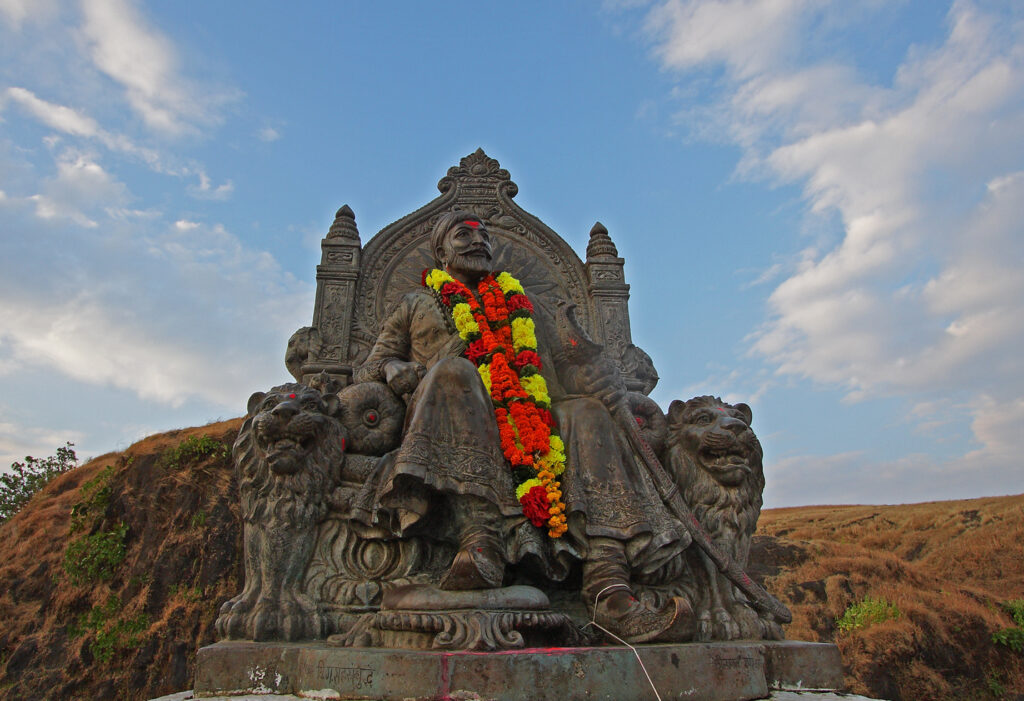 Photo of Shivaji maharaj statue in Raigad